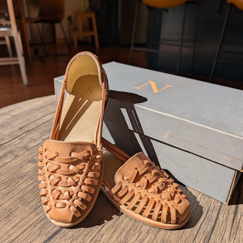 Women's Nisolo Huarach Flat Leather Sandals Size 6